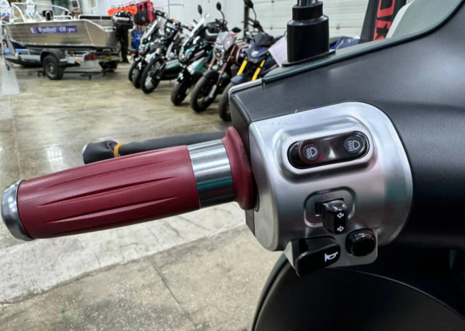 Скутер PROMAX Miami 240 (49) в Брянске