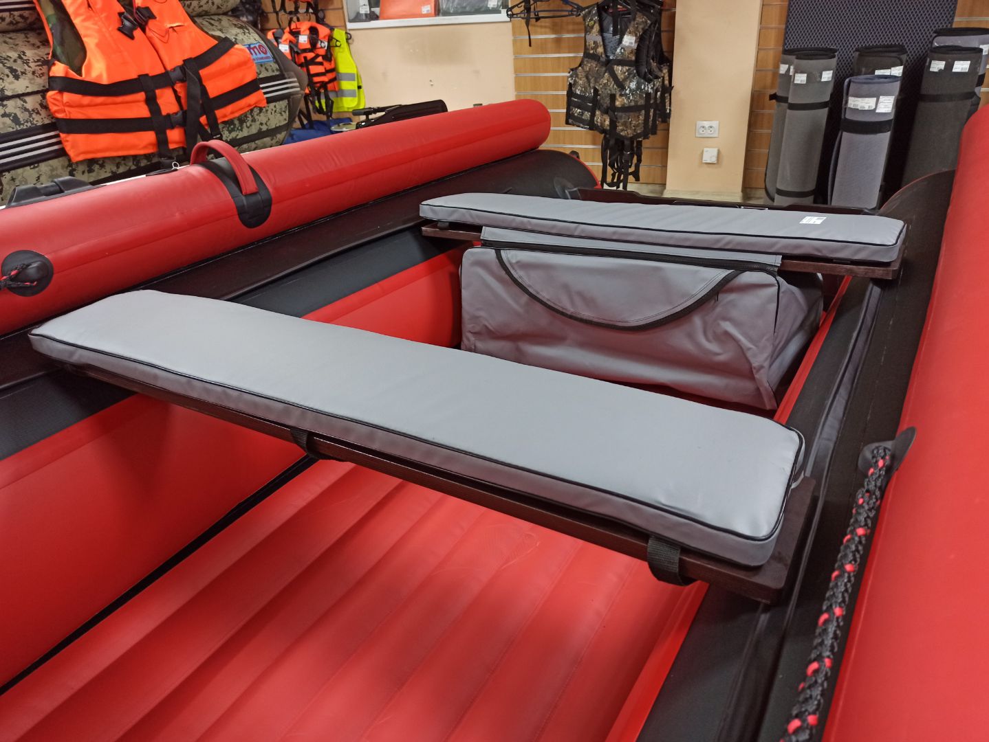 КОМПЛЕКТ МЯГКИХ НАКЛАДОК С СУМКОЙ ДЛЯ ЛОДОК 90Х20 СЕРЫЙ в Брянске КОМПЛЕКТ МЯГКИХ НАКЛАДОК С СУМКОЙ ДЛЯ ЛОДОК 90Х20 СЕРЫЙ в Брянске