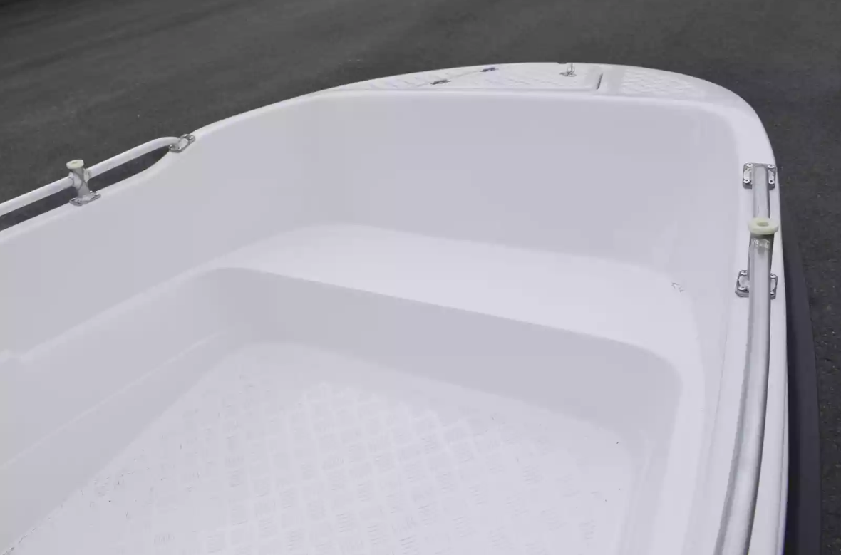 Стеклопластиковая лодка Пингвин New (тримаран) в Брянске