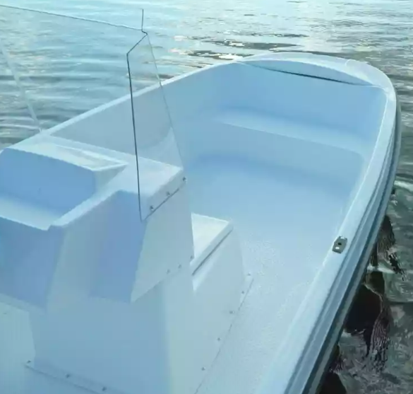 Стеклопластиковая лодка Пингвин с консолью (тримаран) в Брянске