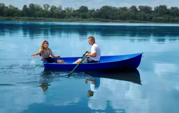 Стеклопластиковая лодка Дельфин в Брянске