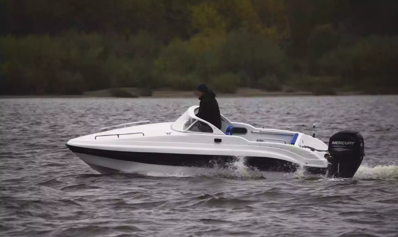 Стеклопластиковый катер Neman-500 Р в Брянске Стеклопластиковый катер Neman-500 Р в Брянске