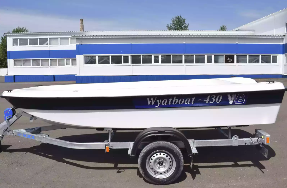 Стеклопластиковая лодка Wyatboat 430 тримаран в Брянске