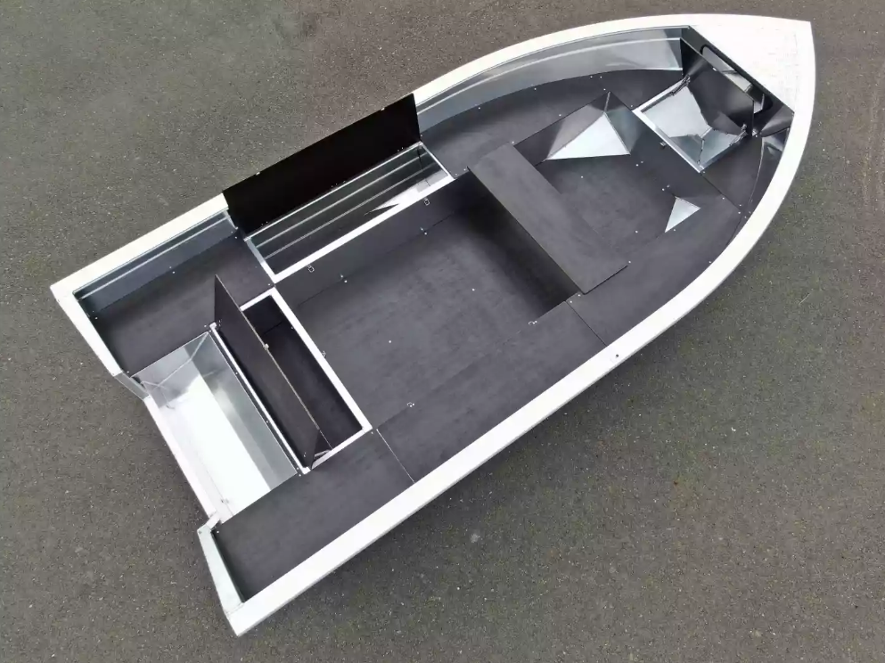 Алюминиевая лодка  Неман-420 в Брянске